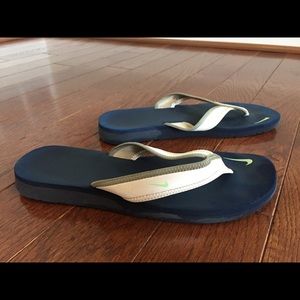 Nike flip flops